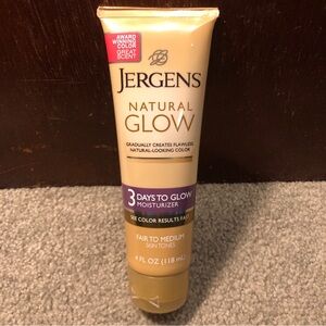 Jergens Natural Glow 3 Days To Glow Moisturizer Fair to Medium Skin Tones, 4oz